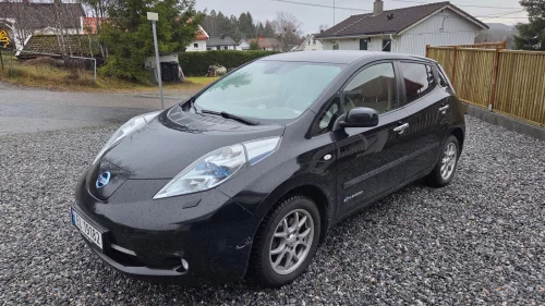 NISSAN LEAF
