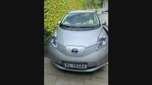 NISSAN LEAF
