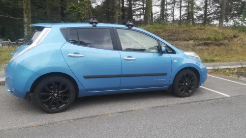 NISSAN LEAF 9/12 streker!!