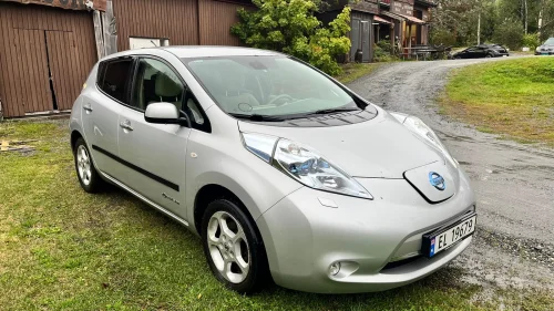 NISSAN LEAF