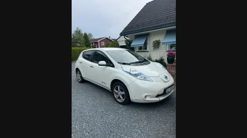 NISSAN LEAF