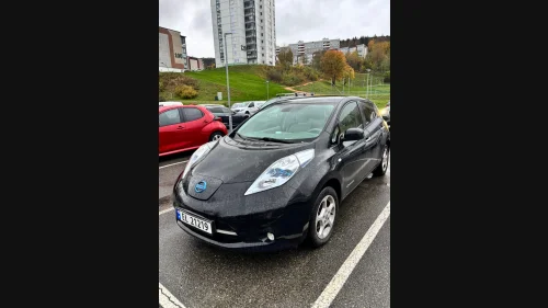 NISSAN LEAF