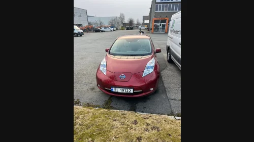 NISSAN LEAF