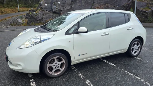 NISSAN LEAF