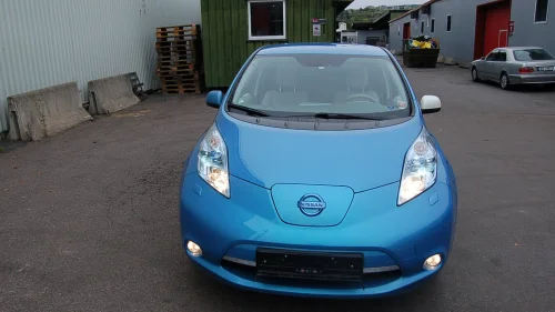 NISSAN LEAF