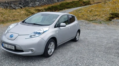 NISSAN LEAF