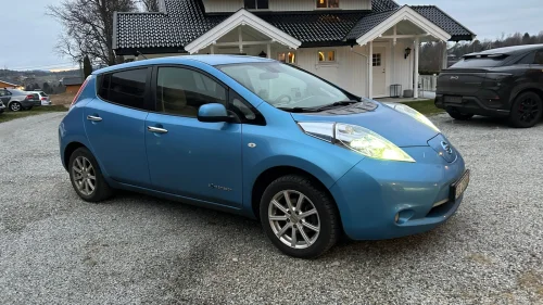 NISSAN LEAF