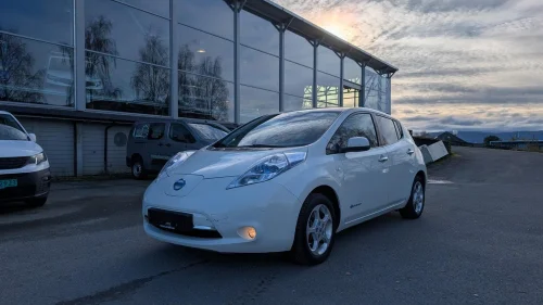 NISSAN LEAF 24 kWH | R.kam| Rattvarme| Sommer- og vinterhjul|