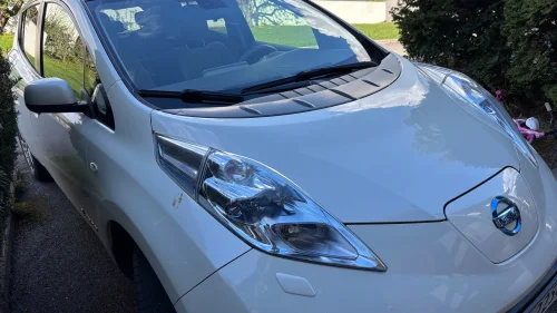 NISSAN LEAF
