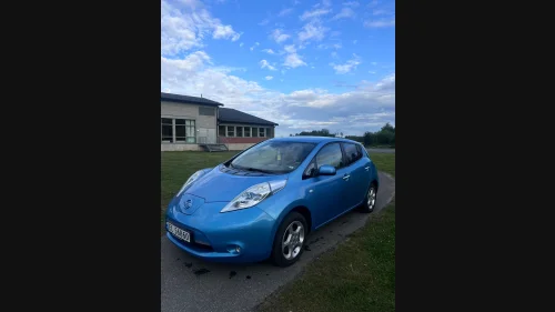 NISSAN LEAF