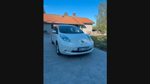 NISSAN LEAF