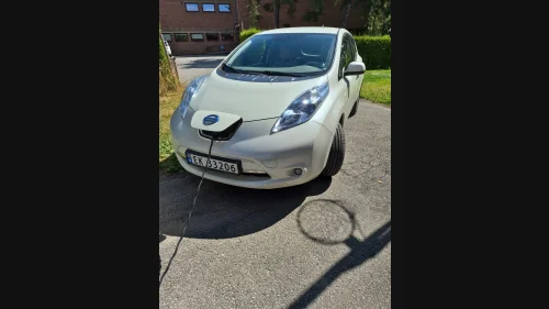 NISSAN LEAF