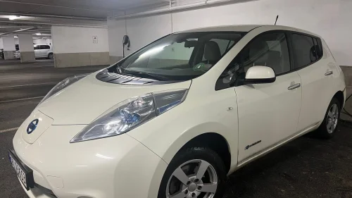 NISSAN LEAF