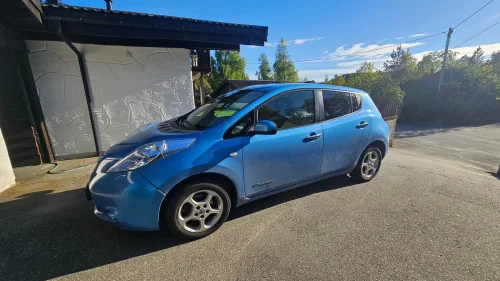 NISSAN LEAF