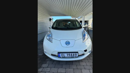 NISSAN LEAF
