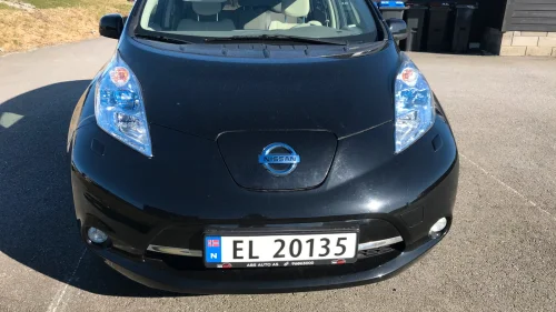 NISSAN LEAF