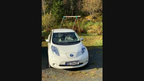 NISSAN LEAF