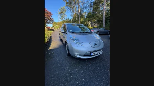 NISSAN LEAF