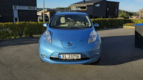 NISSAN LEAF