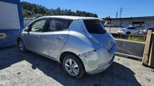 NISSAN LEAF 24KWH UKJENT KM.STAND IKKE KJØRBAR ANLEGGSBIL