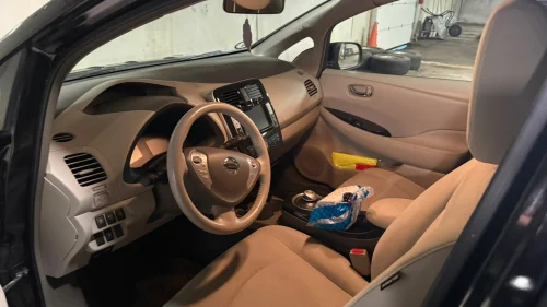 NISSAN LEAF