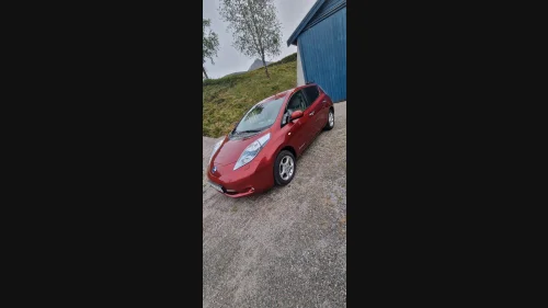 NISSAN LEAF