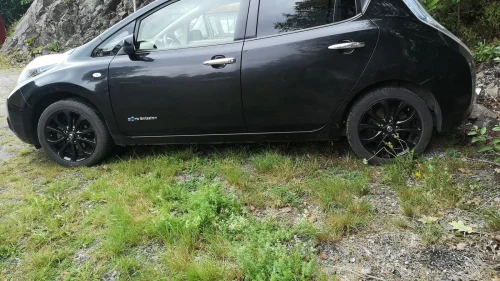 NISSAN LEAF