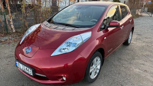 NISSAN LEAF