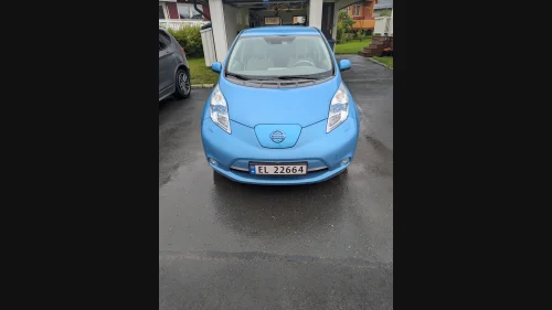 NISSAN LEAF