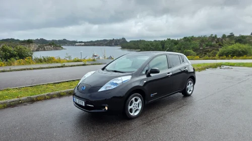 NISSAN LEAF
