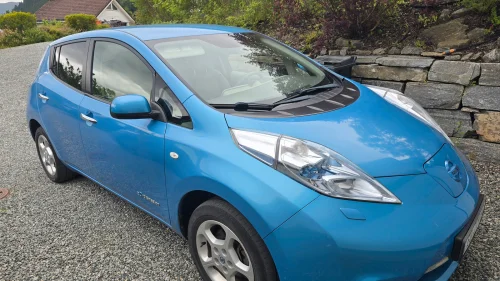 NISSAN LEAF