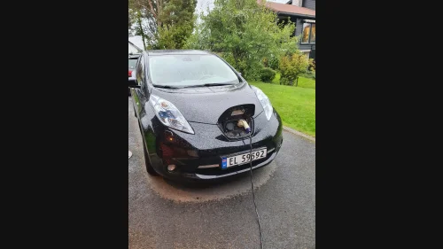 NISSAN LEAF