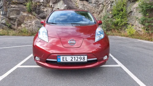 NISSAN LEAF