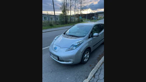 NISSAN LEAF