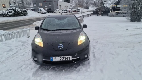 NISSAN LEAF