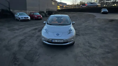 NISSAN LEAF 9/12 batteri / Hel og pen!