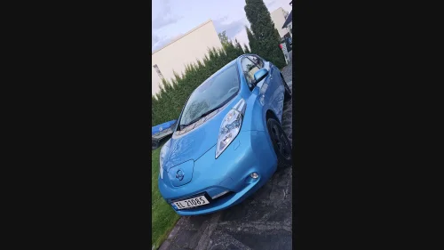 NISSAN LEAF