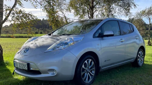 NISSAN LEAF