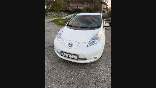 NISSAN LEAF