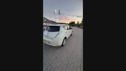 NISSAN LEAF
