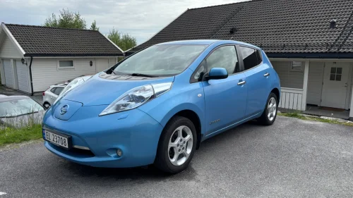 NISSAN LEAF