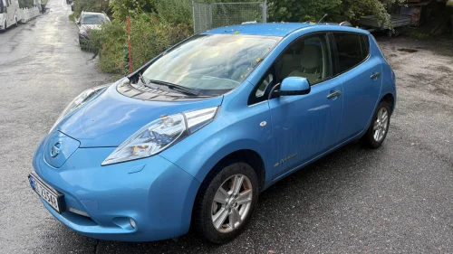 NISSAN LEAF