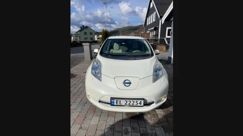 NISSAN LEAF
