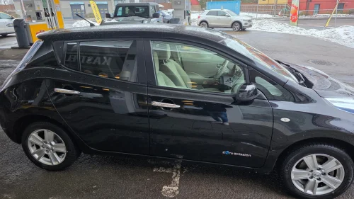 NISSAN LEAF