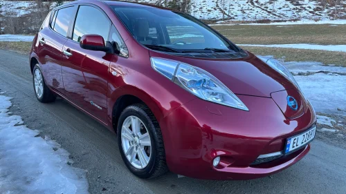 NISSAN LEAF