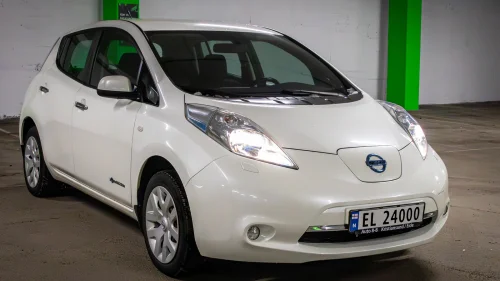 NISSAN LEAF