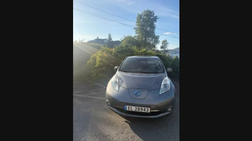 NISSAN LEAF
