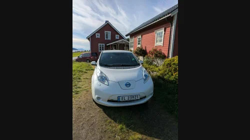 NISSAN LEAF