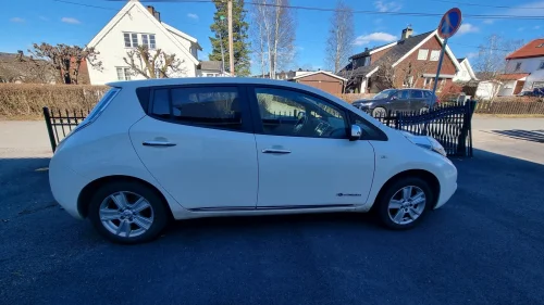 NISSAN LEAF Tekna