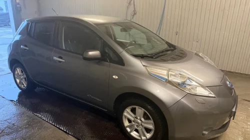 NISSAN LEAF Tekna